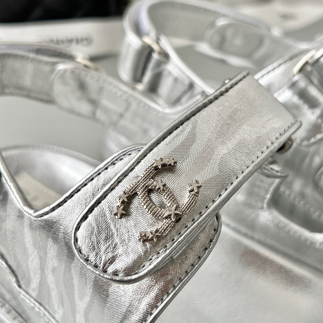 GIÀY CHANEL CC LOGO SANDALS