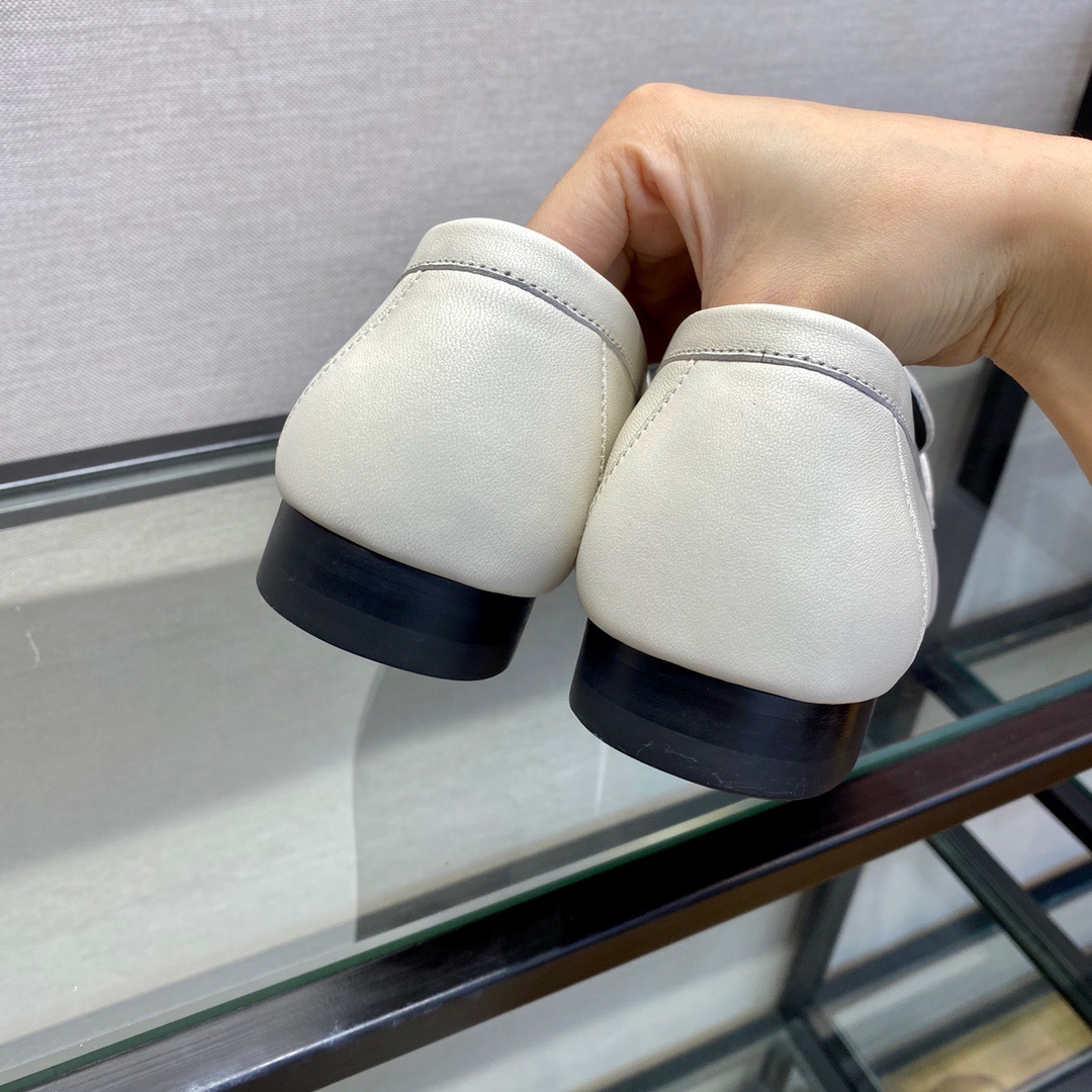 GIÀY HERMES KELLY LEATHER WHITE LOAFER SHOES