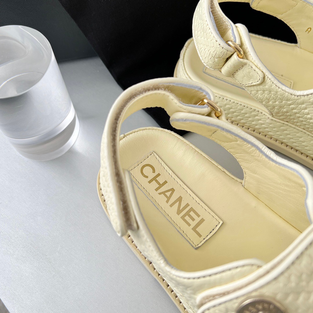 GIÀY CHANEL CC LOGO SANDALS