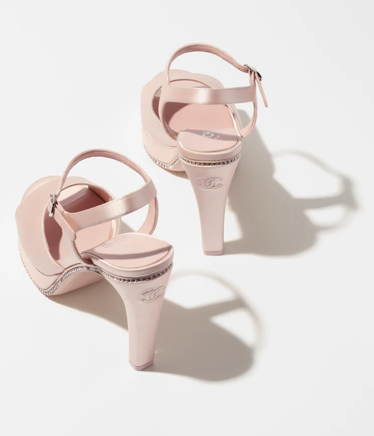 GIÀY SANDAL CHANEL LIGHT PINK SATIN STONES HỒNG NHẠT VÀ HẠT ĐÁ 115MM