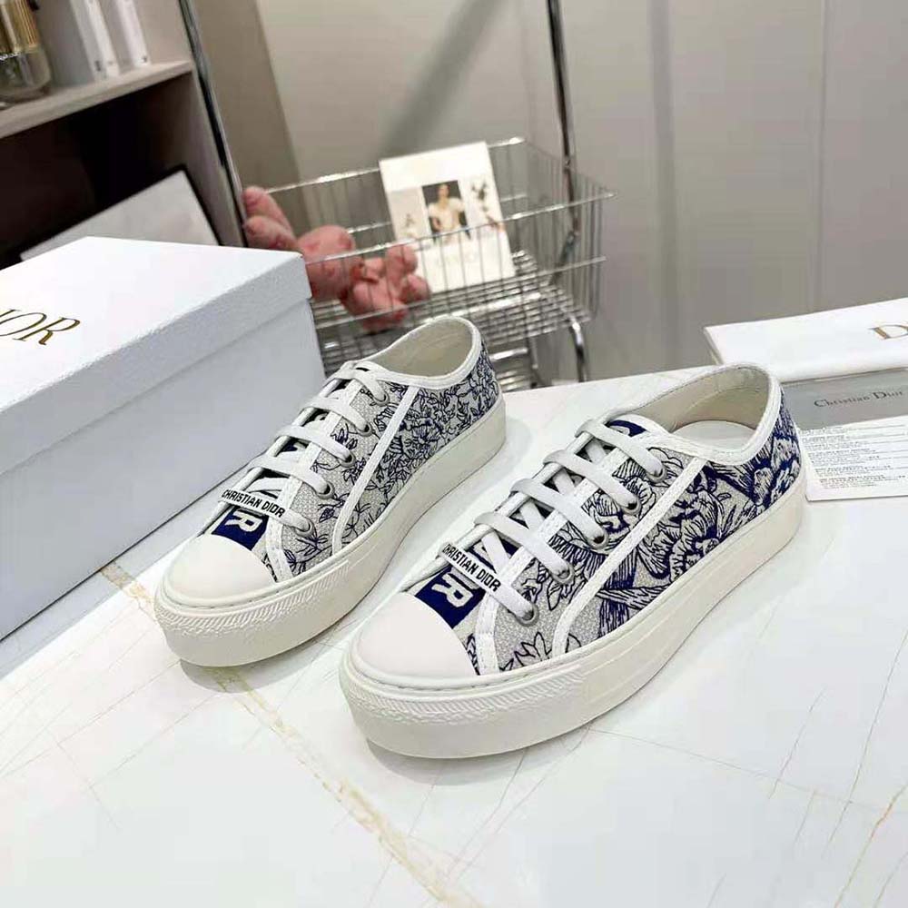 GIÀY Dior Women Walk’N’Dior Sneaker White and Blue Dior Jardin D’Hiver Embroidered Cotton