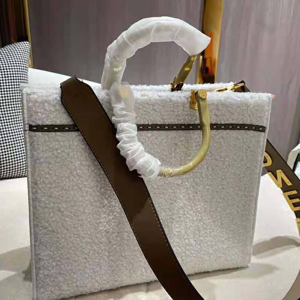 TÚI Fendi Sunshine Medium White Sheepskin Shopper