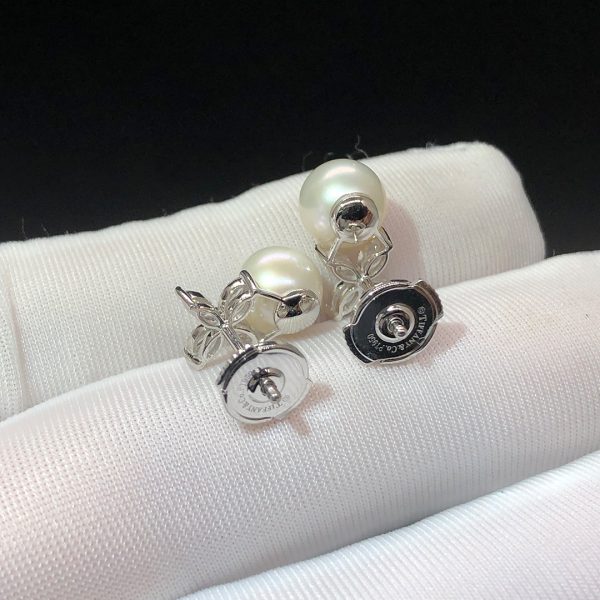 Bông tai Tiffany & Co Victoria kim cương ngọc trai bạch kim