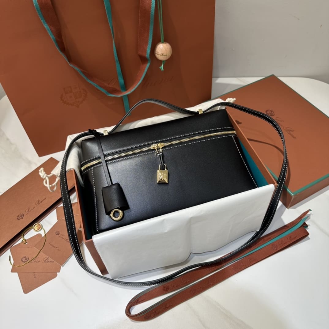 TÚI Loro Piana Women Extra bằng da bê màu đen