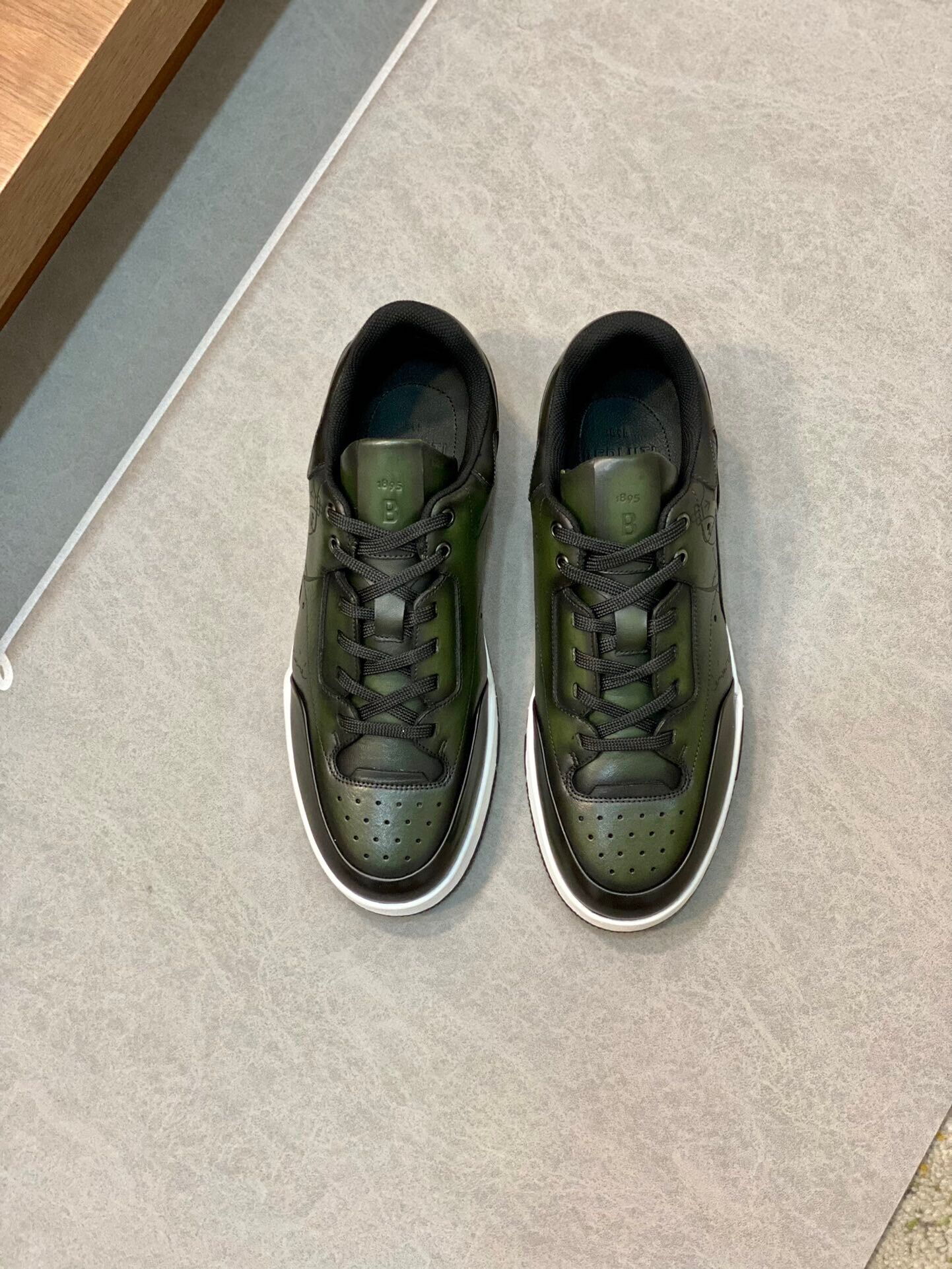 GIÀY BERLUTI OLIVE LEATHER SNEAKER SHOES AAA