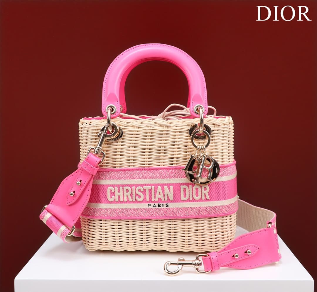 TÚI Dior Women Medium Lady Dior Bag Natural Wicker and Pink Dior Oblique Jacquard dệt tay bằng liễu gai