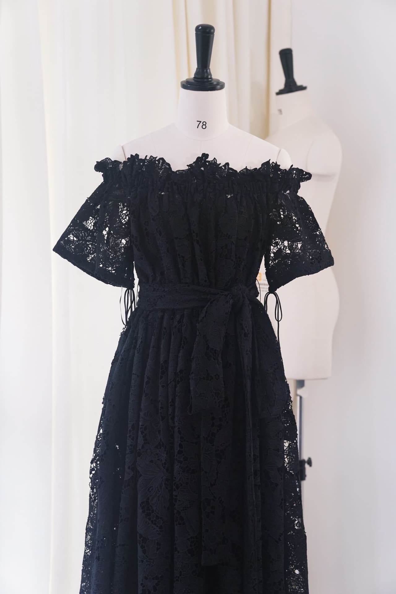 ĐẦM DIOR REN MÀU ĐEN BLACK LONG DRESS High Classy