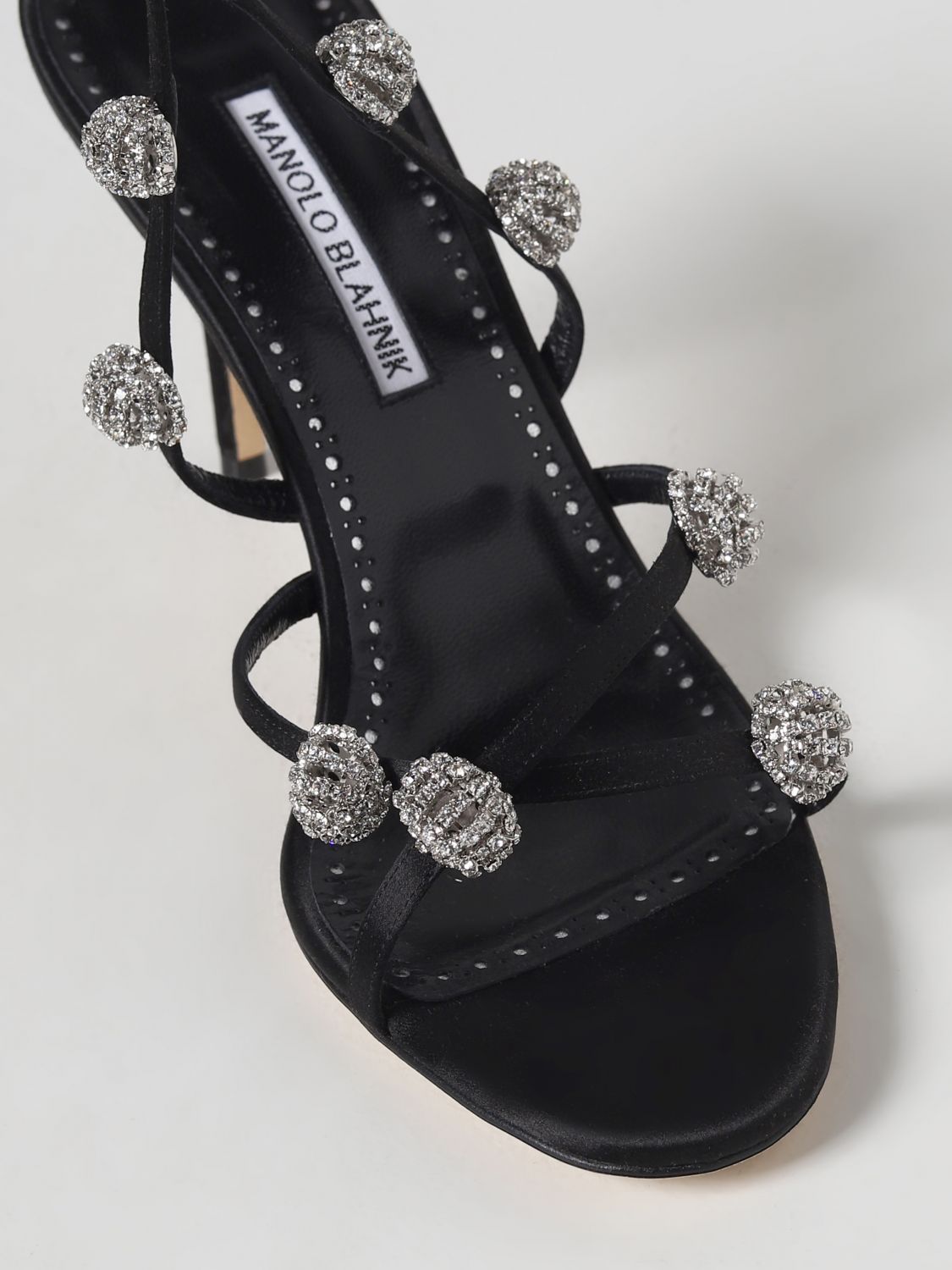 GIÀY MANOLO BLAHNIK Black satin heeled sandals