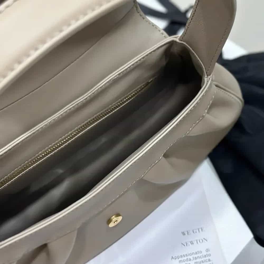 TÚI CELINE Medium Polly Bag in Supple Calfskin