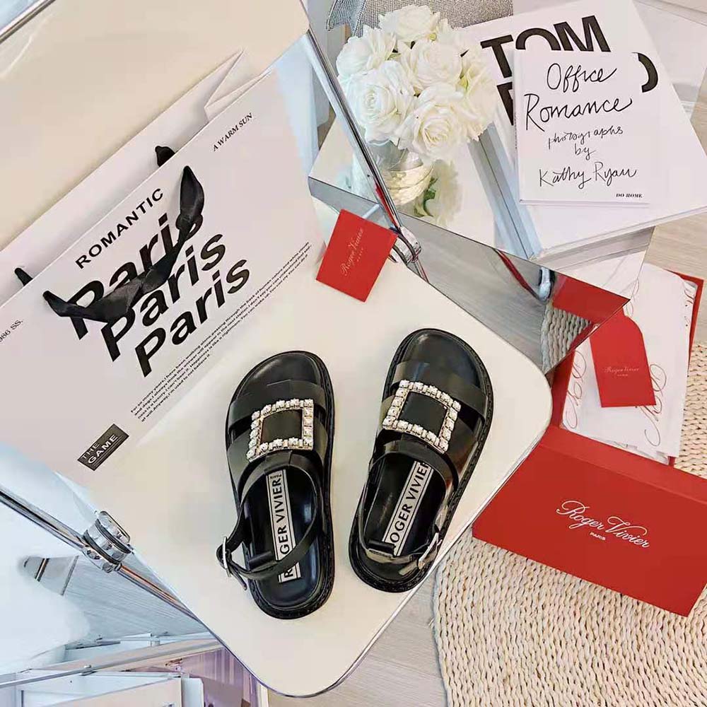 DÉP SANDAL Roger Vivier Viv’ Rangers Strass Buckle Sandals in Leather-Black