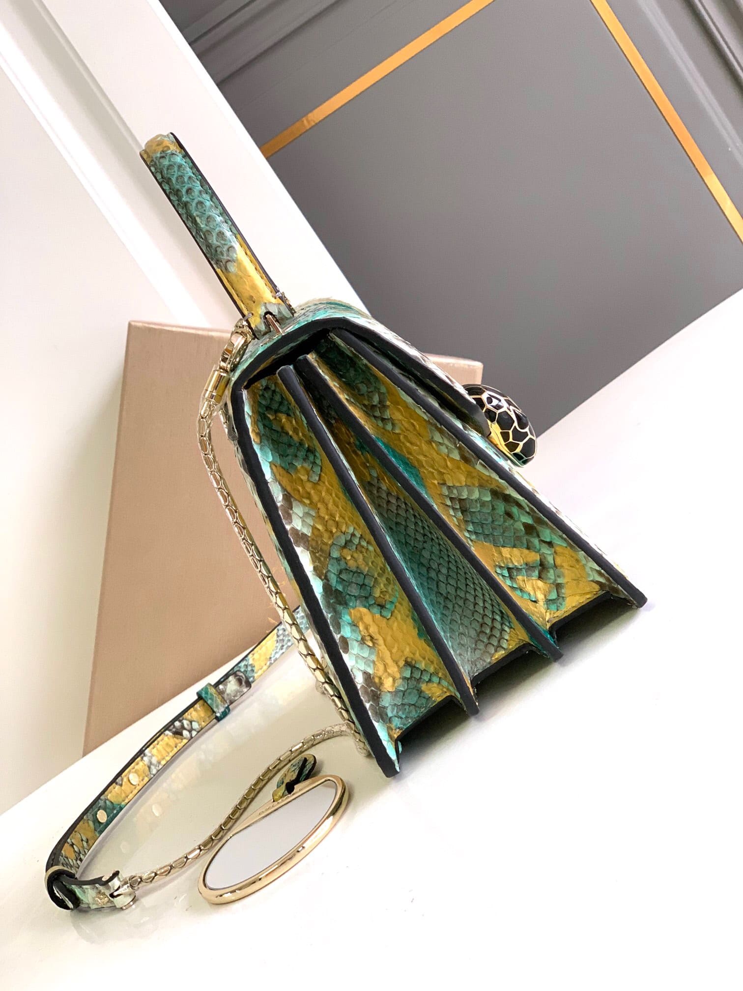 TÚI BVLGARI SERPENTI PYTHON SKIN DA TRĂN