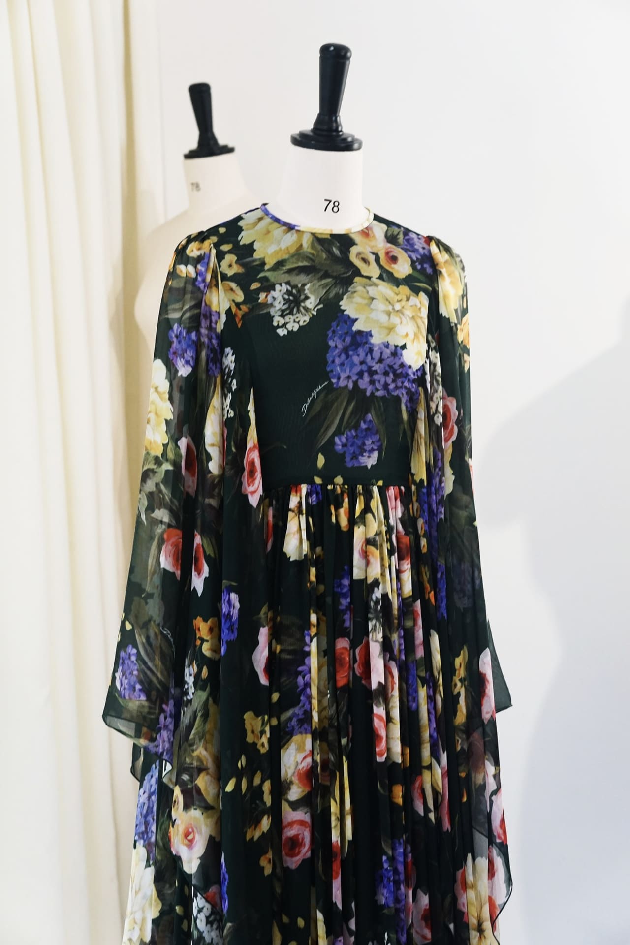 VÁY DOLCE & GABBANA BLACK BLUE FLORAL PRINT LONG DRESS High Classy