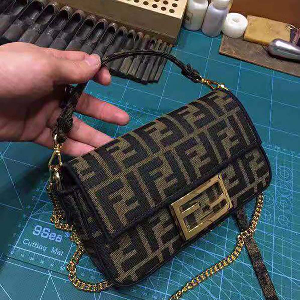TÚI Fendi Mini Baguette Brown Fabric Bag