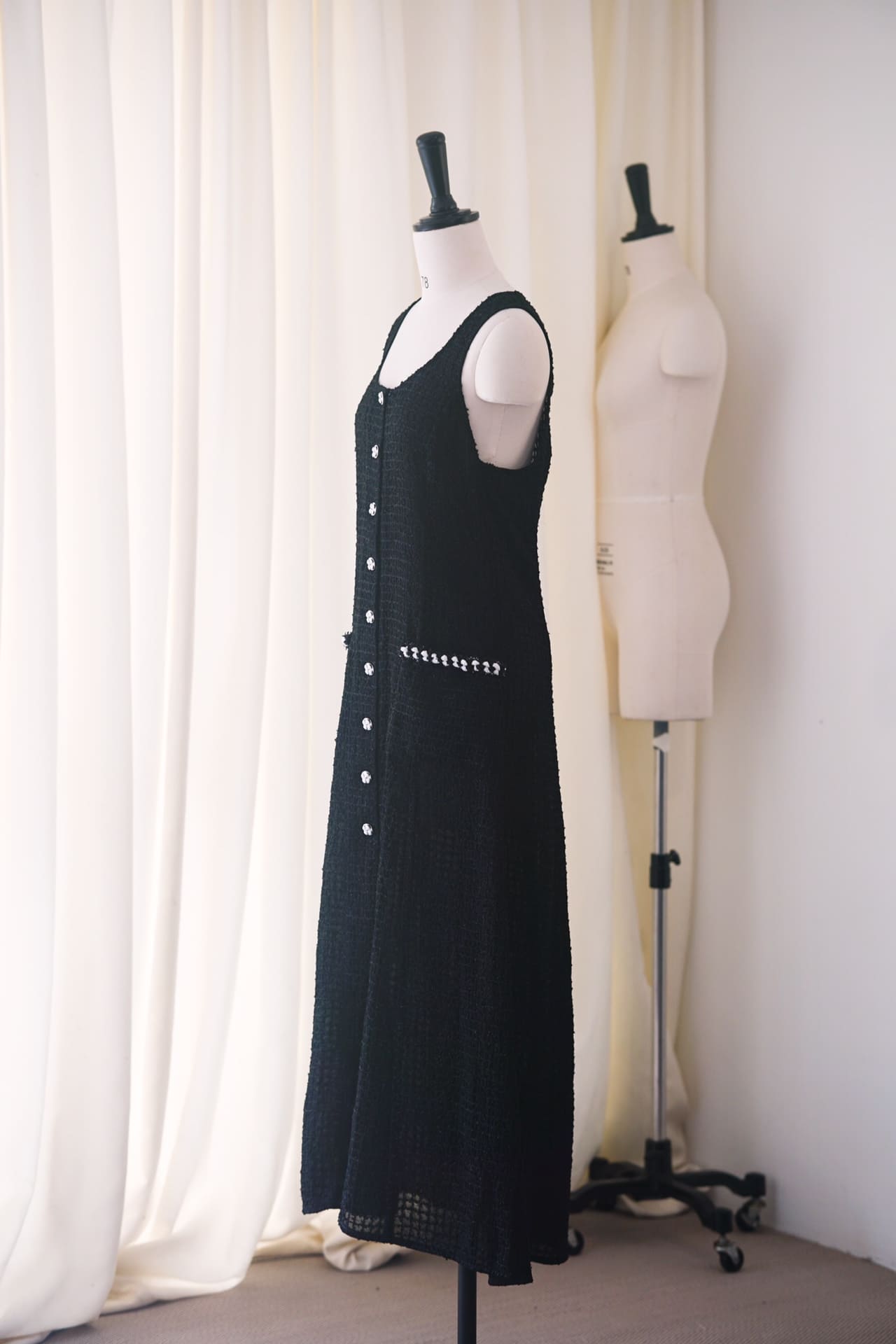 ĐẦM HAI DÂY CHANEL MÀU ĐEN BLACK LONG DRESS High Classy