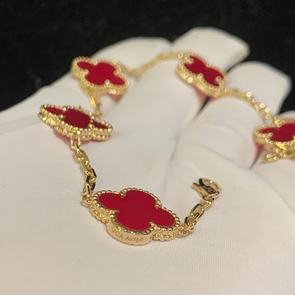 Vòng tay Van Cleef & Arpels Vintage Alhambra Carnelian 5 motifs vàng hồng 18K