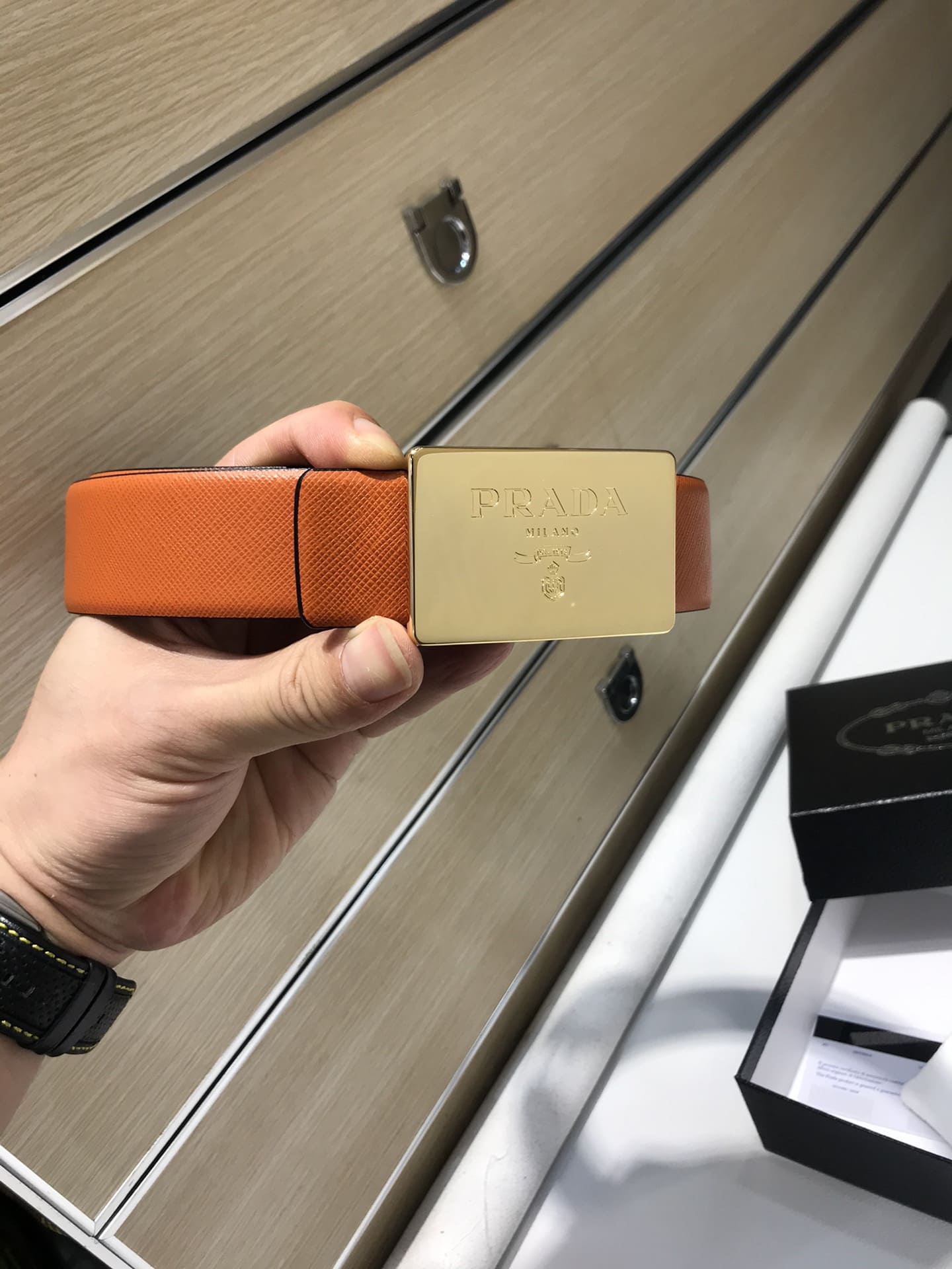 DÂY LƯNG PRADA ORANGE SAFFIANO LEATHER Khóa vàng