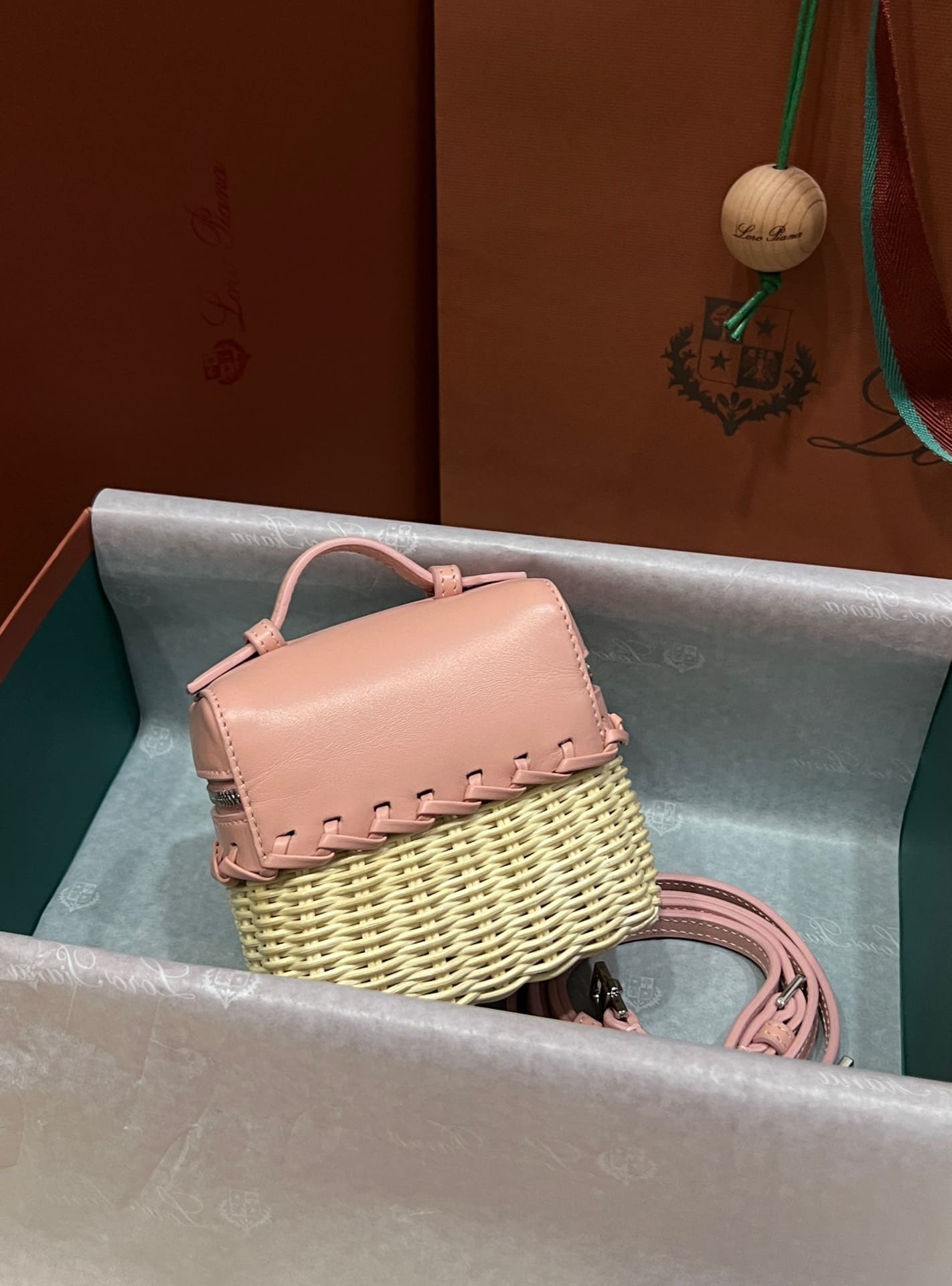 TÚI Loro Piana Women Extra Pocket Cross Body Wicker bằng da bê kết hợp tre đan