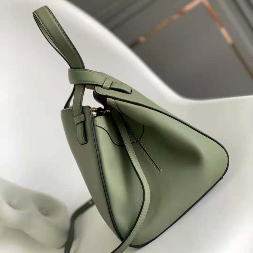 TÚI Loewe Women Hammock Nugget Bag in Nappa Calfskin-Green