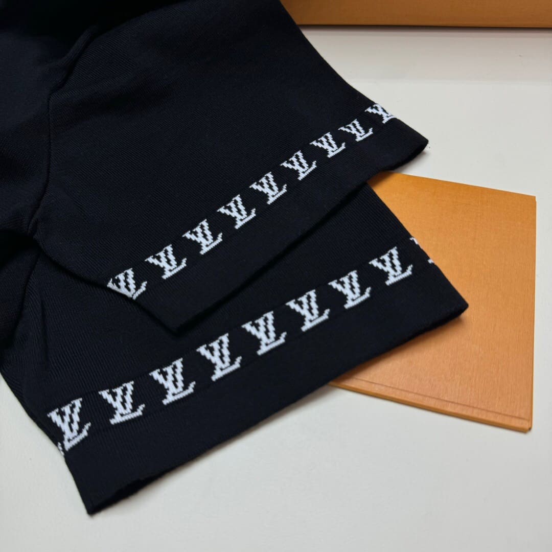 ÁO LOUIS VUITTON T SHIRT MÀU ĐEN UNISEX