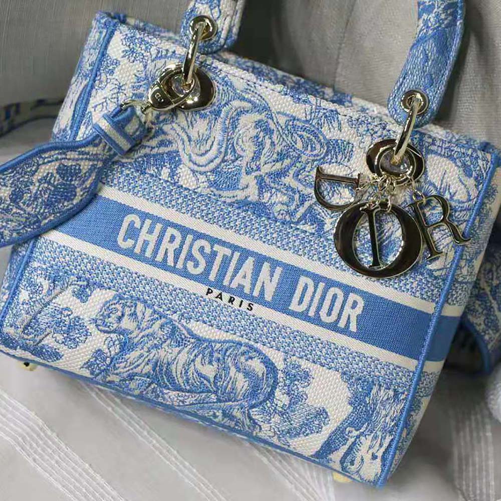 TÚI Dior Women Medium Lady D-lite Bag Cornflower Blue Toile DE Jouy Embroidery