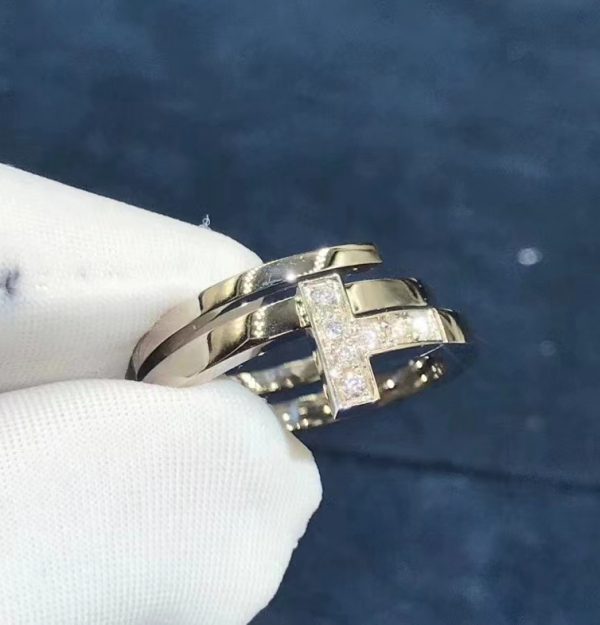 Nhẫn Tiffany & Co T vuông vàng trắng 18K