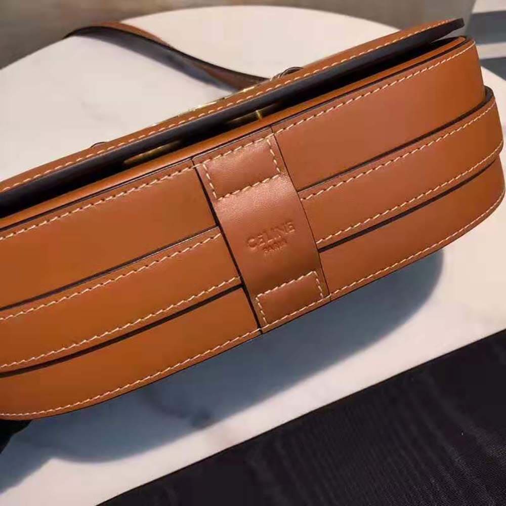 TÚI Celine Women Medium Maillon Triomphe Bag in Natural Calfskin-Brown