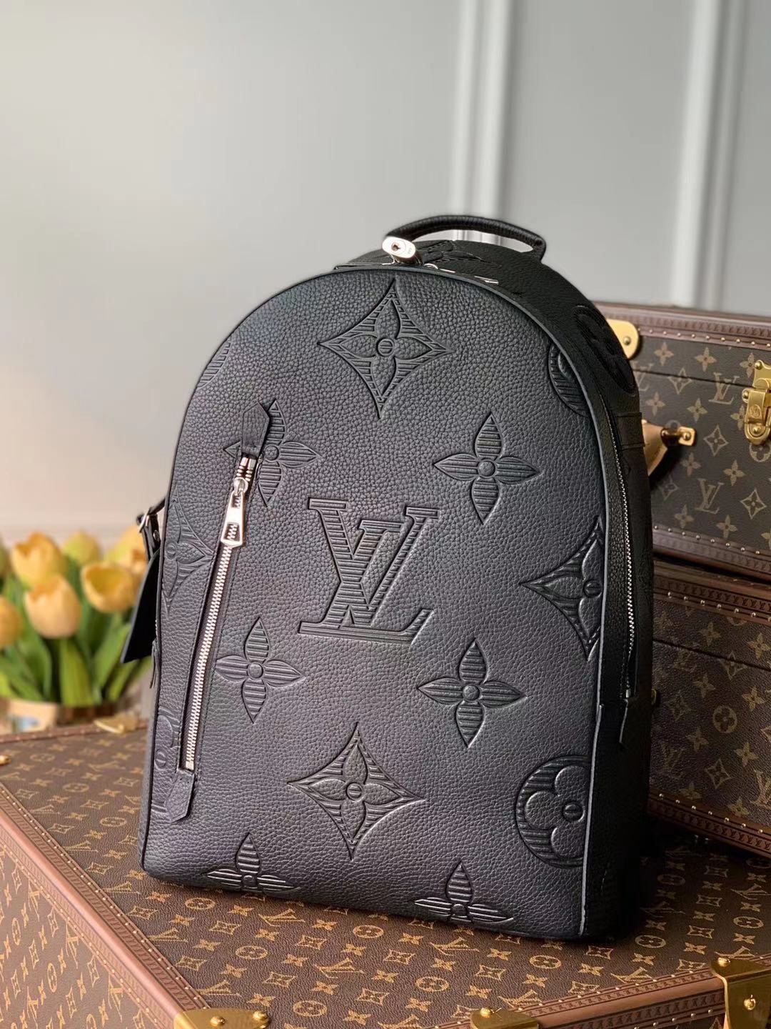 BALO LOUIS VUITTON ARMAND TAURILLON SHADOW Leather Backpack-Black BALO LOUIS VUITTON ARMAND TAURILLON SHADOW Leather Backpack-Black