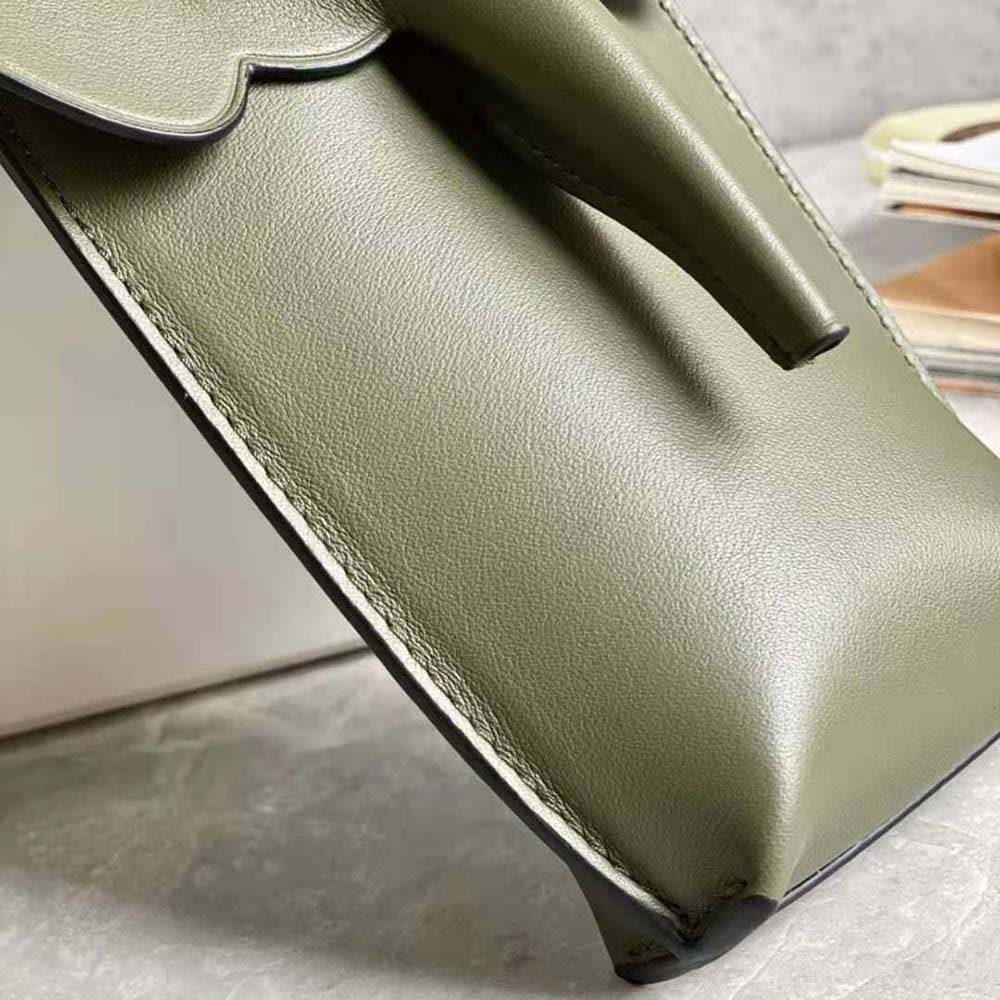 TÚI LOEWE Elephant Pocket màu da bê cổ điển màu xanh lá cây