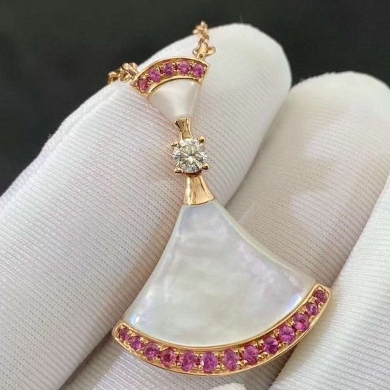 DÂY CHUYỀN BVLGARI DIVAS M.O.P WITH PINK SAPPHIRES ROSE GOLD 18K