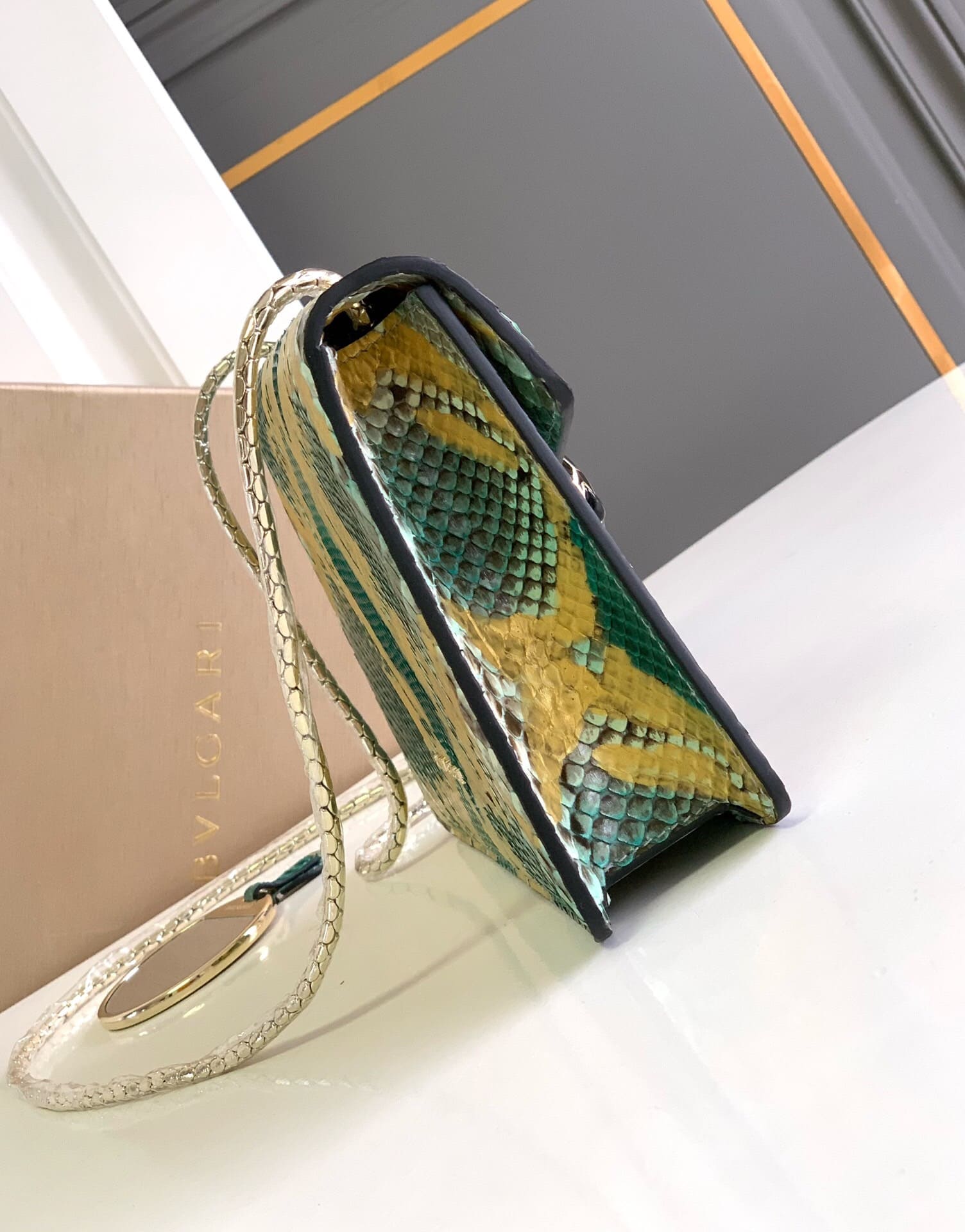 TÚI BVLGARI SERPENTI PYTHON SKIN DA TRĂN