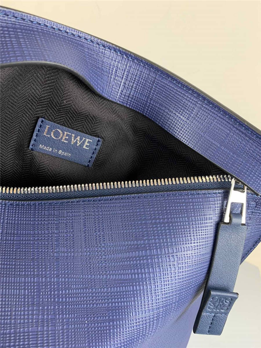 Túi LOEWE new embossed leather T pouch clutch Blue