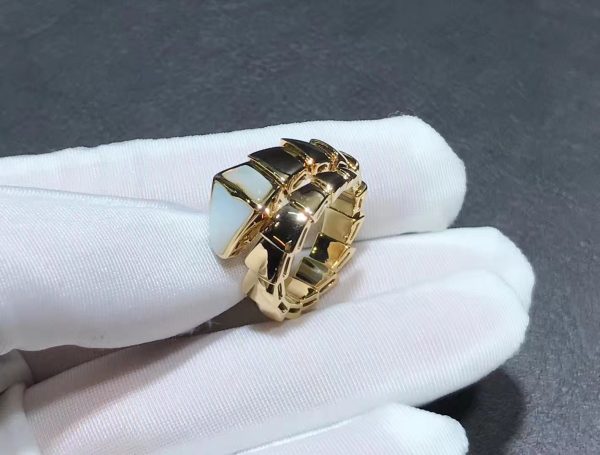 Nhẫn BVLGARI Serpenti Viper Xà Cừ Ngọc Trai vàng vàng 18K