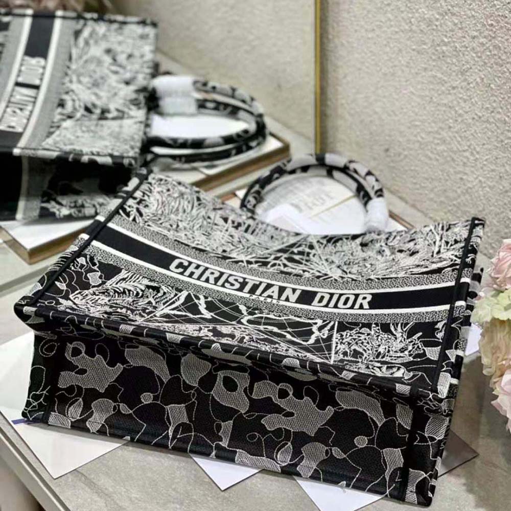 TÚI Dior Book Tote Black and White Dior Around the World Embroidery
