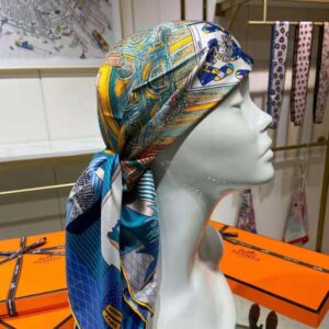 KHĂN Hermes Women Grand Theatre Nouveau Scarf 90 in Silk Twill-Navy