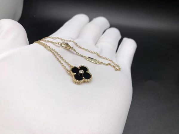 Vòng cổ Van Cleef & Arpels Onyx Alhambra Diamond vàng hồng 18K