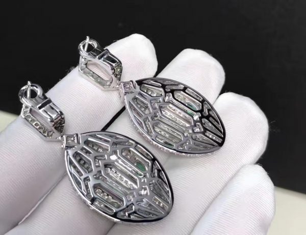 Bông tai BVLGARI Serpenti Sapphire mắt ngọc lục bảo kim cương vàng trắng 18K