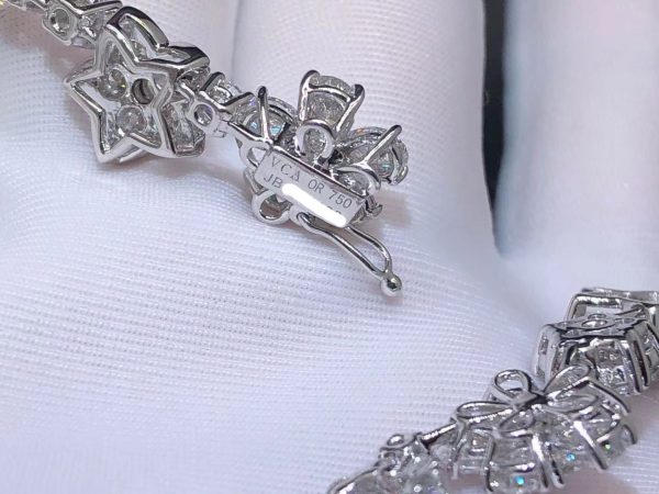 Vòng tay Van Cleef & Arpels Folie des Prés kim cương vàng trắng 18K