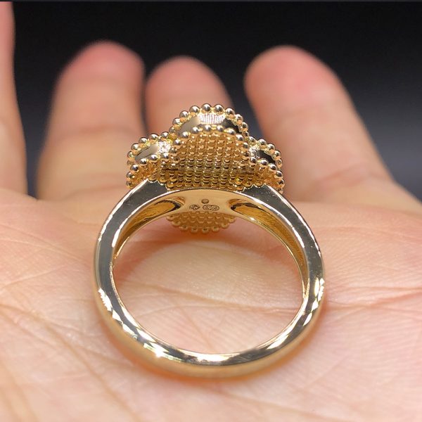 Nhẫn Van Cleef & Arpels Carnelian Alhambra Diamond vàng hồng 18K