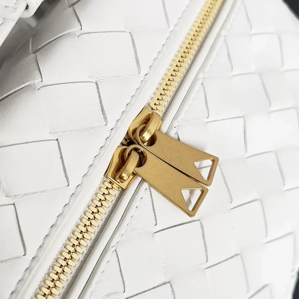 TÚI Bottega Veneta Women Bang Bang Vanity Case-White