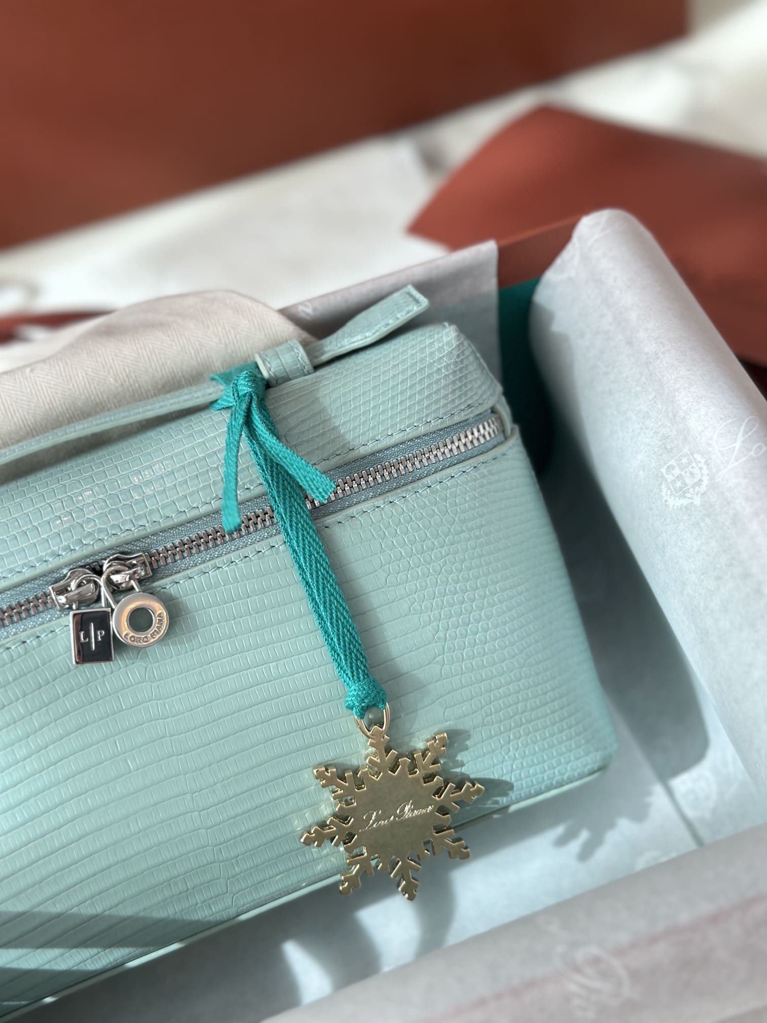 TÚI Loro Piana Women Extra bằng da thằn lằn(Liên hệ để được giá tốt nhất)