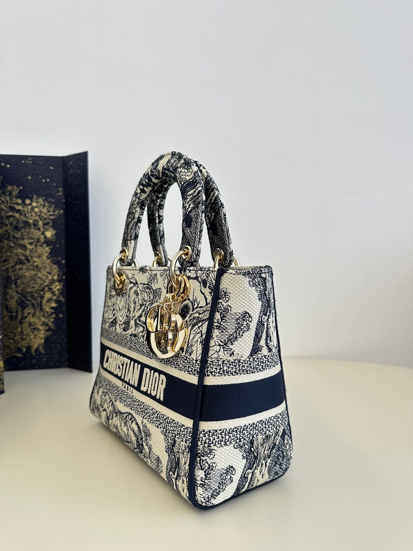 TÚI CHRISTIAN DIOR Lady D-lite Bag Blue Toile de Jouy Reverse Embroidery