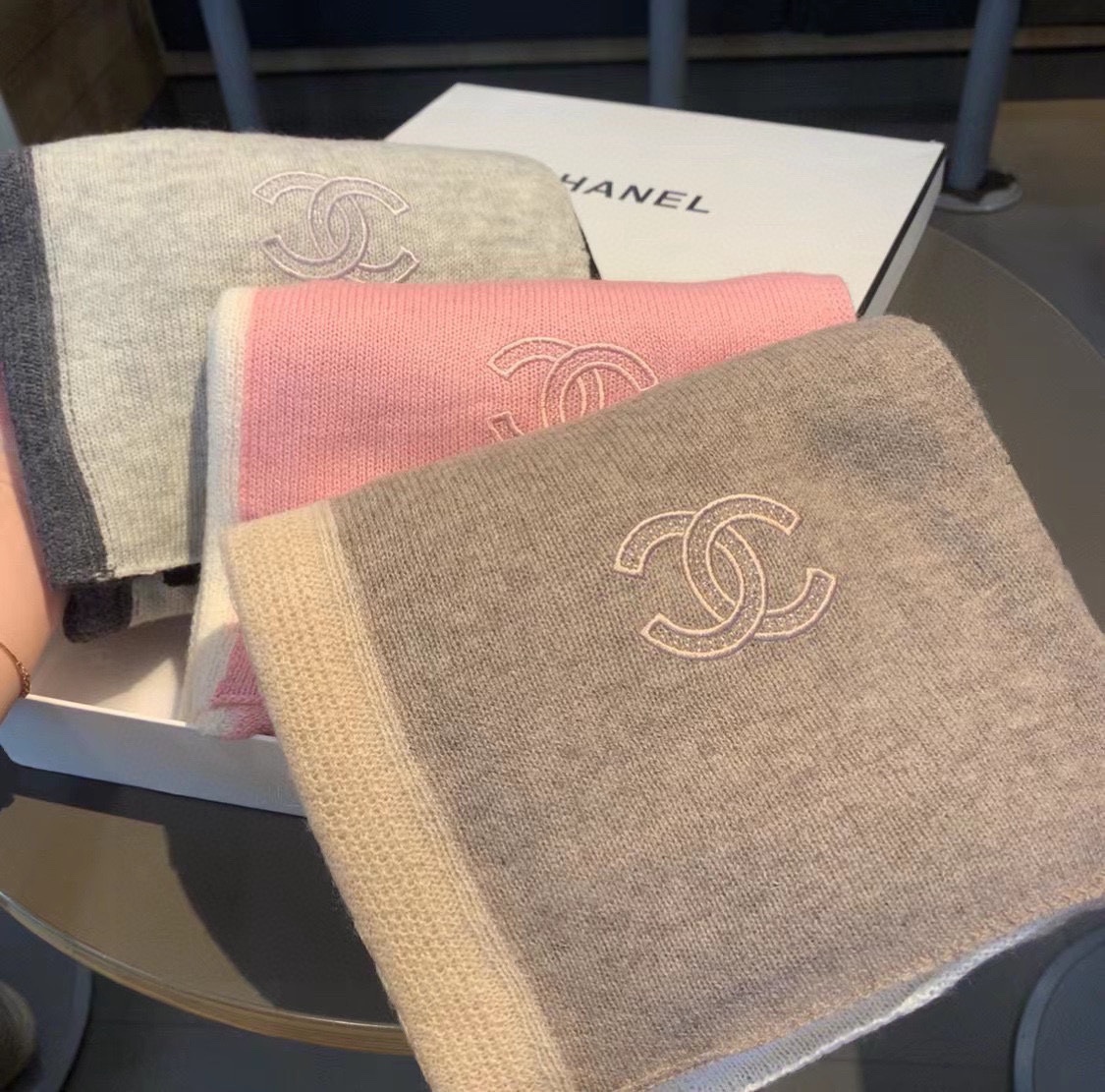 KHĂN CHANEL ORIGINAL CASHMERE scarf