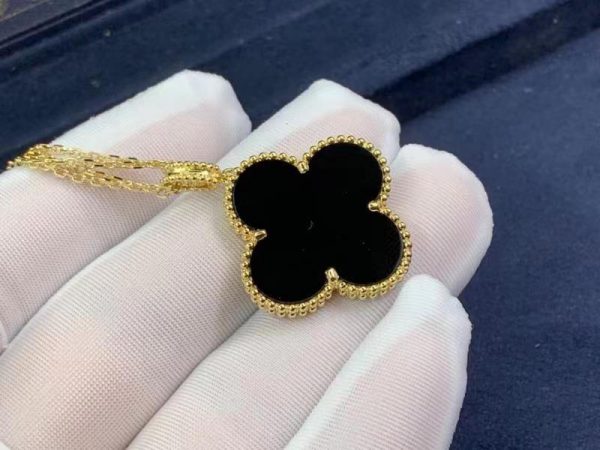 Vòng cổ Van Cleef & Arpels Magic Alhambra Black Onyx vàng vàng 18K