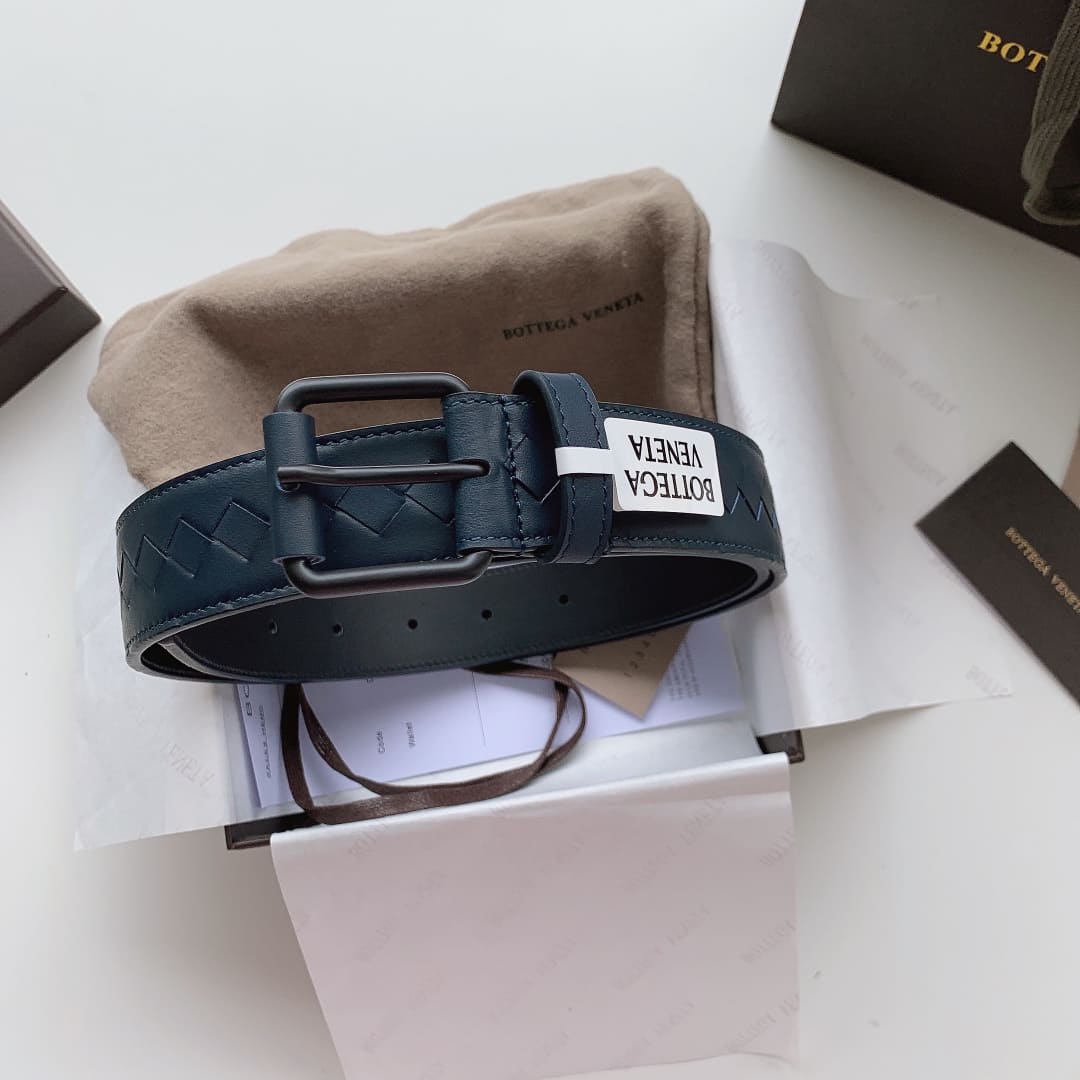 DÂY LƯNG BOTTGA VENETA BLUE INTRECCIATO LEATHER Khóa đen mờ