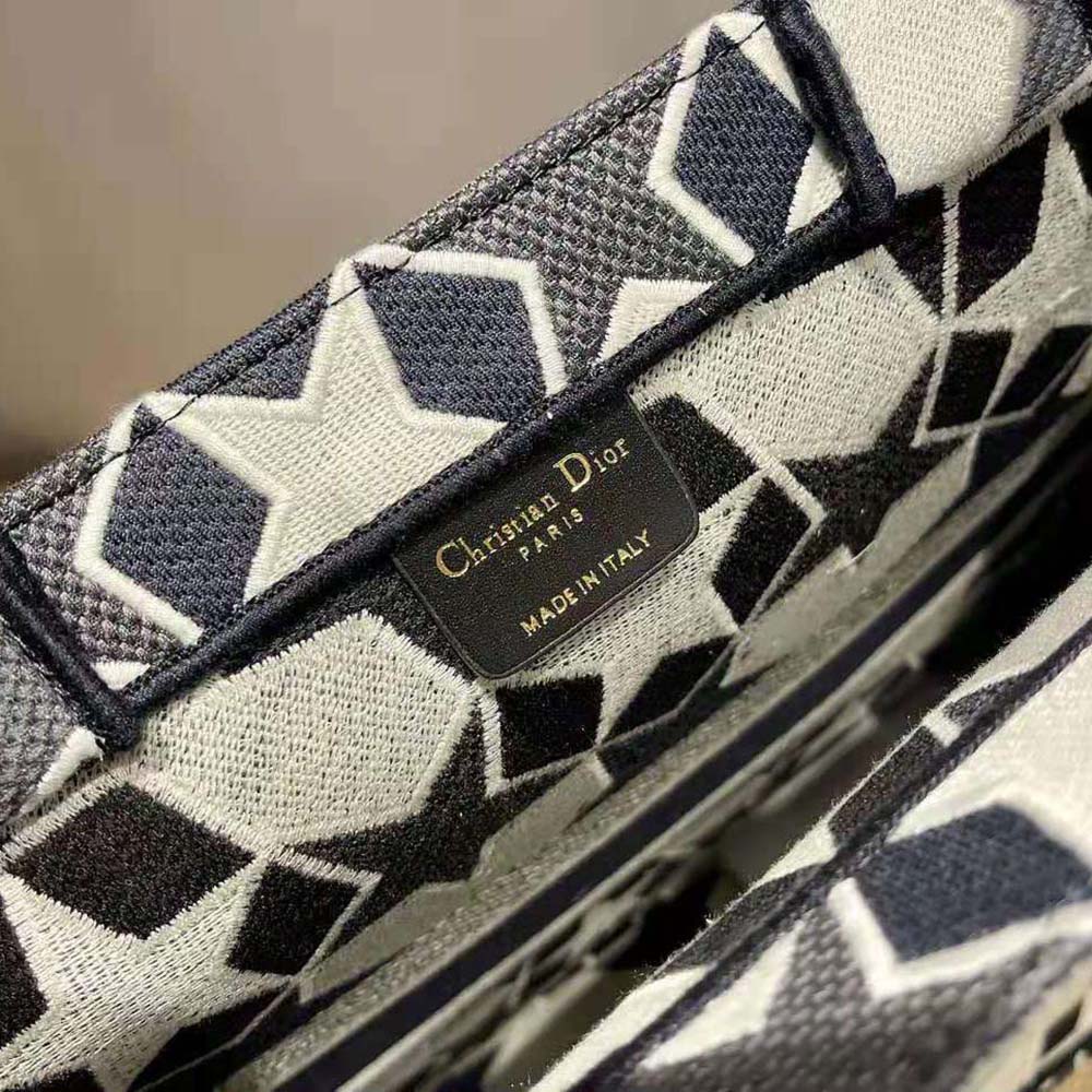 TÚI Dior Women Large Dior Book Tote Blue and White Dior Etoile Embroidery