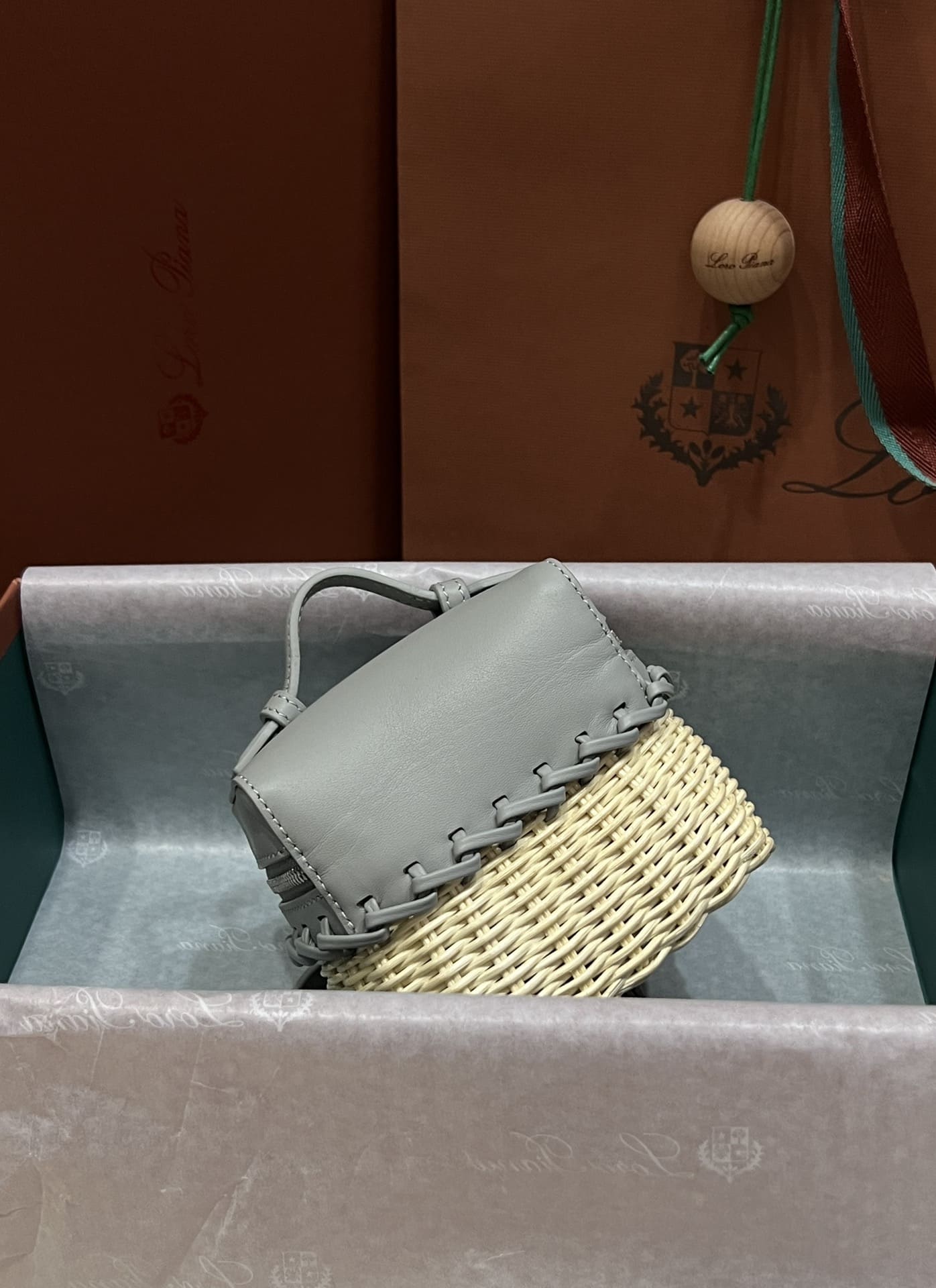 TÚI Loro Piana Women Extra Pocket Cross Body Wicker bằng da bê kết hợp tre đan
