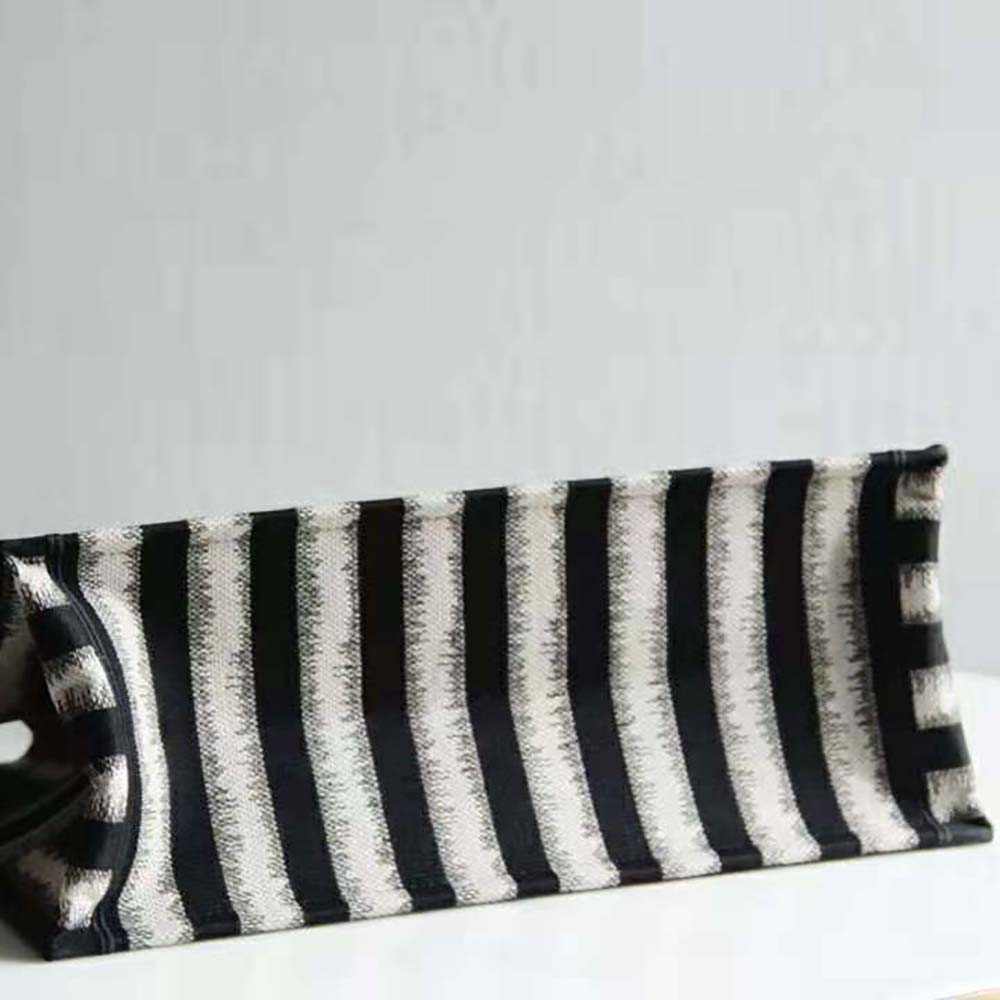 TÚI Dior Women Dior Book Tote Blue D-Stripes Embroidery