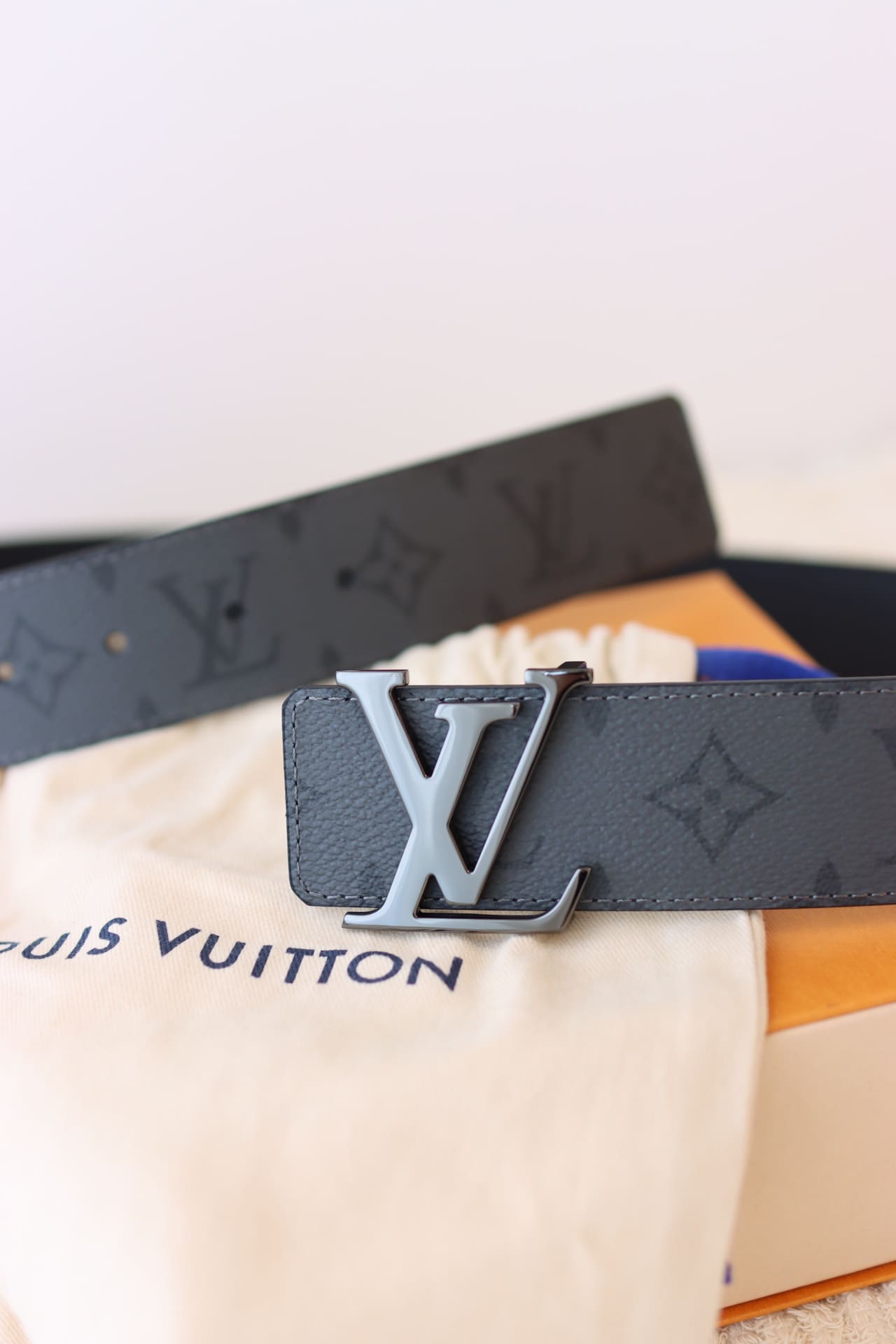 DÂY LƯNG LOUIS VUITTON LV GRAY MONOGRAM Khóa đen bóng