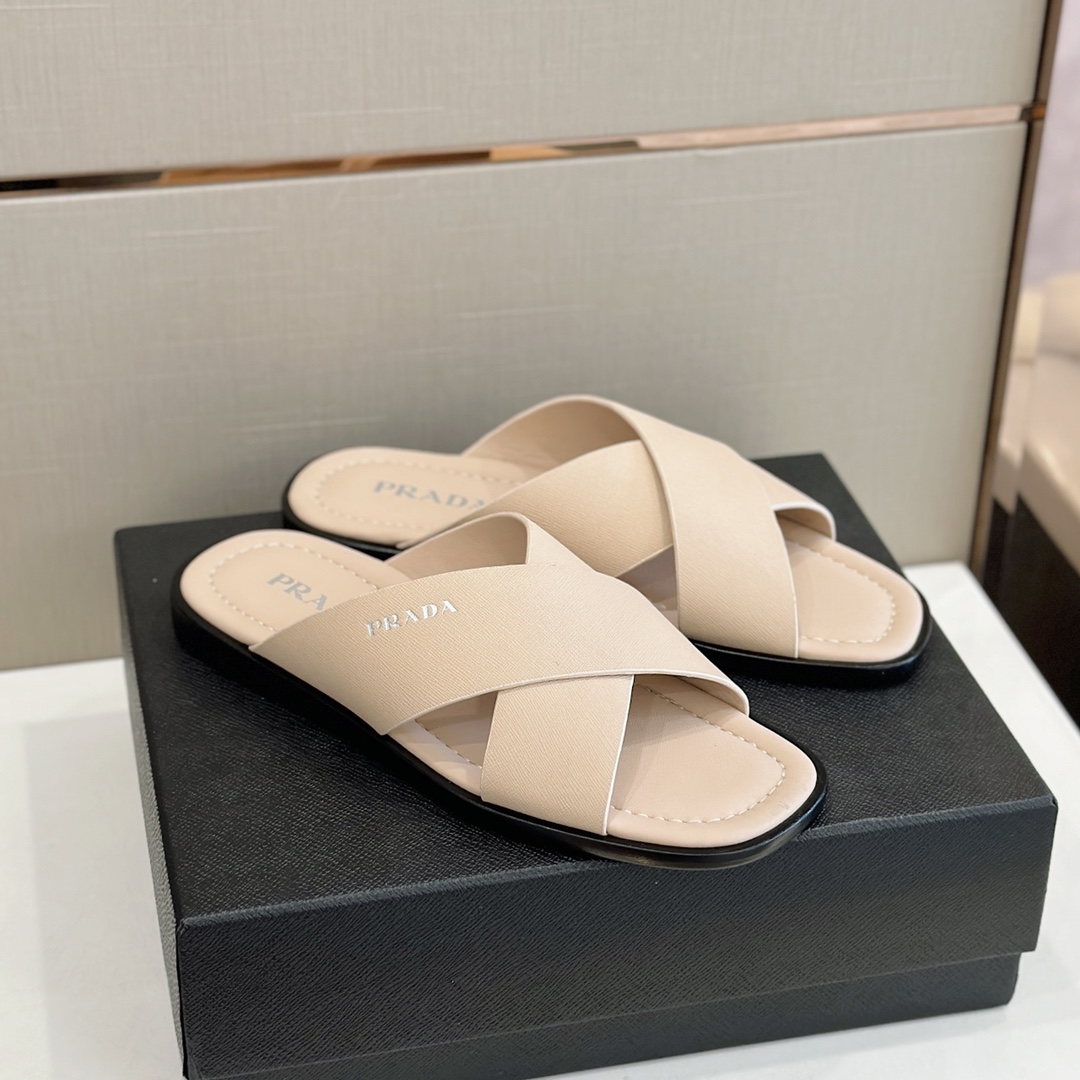 DÉP PRADA TRIANGLE SLIPPER