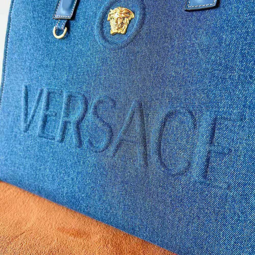 TÚI Versace Women La Medusa Denim Large Tote Bag-Blue